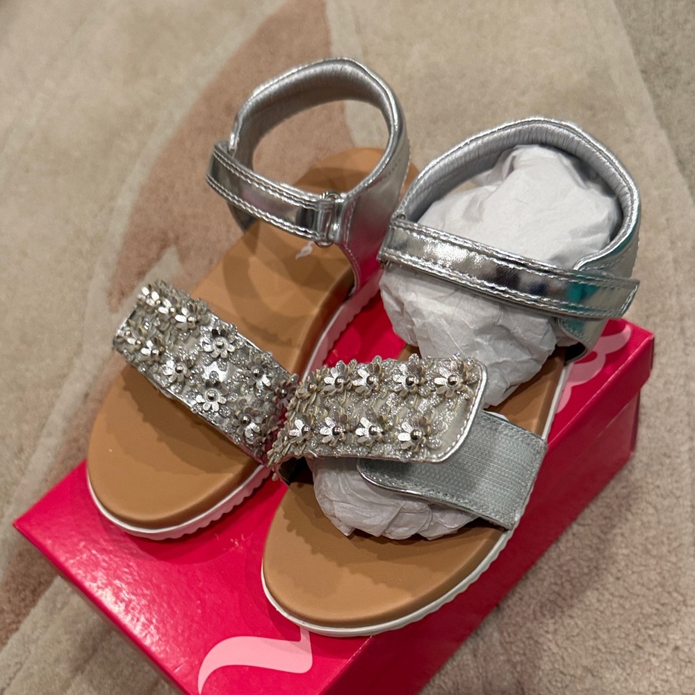 NEW Silver NINa Kids Sandals with Floral Embellishments Kid size 12